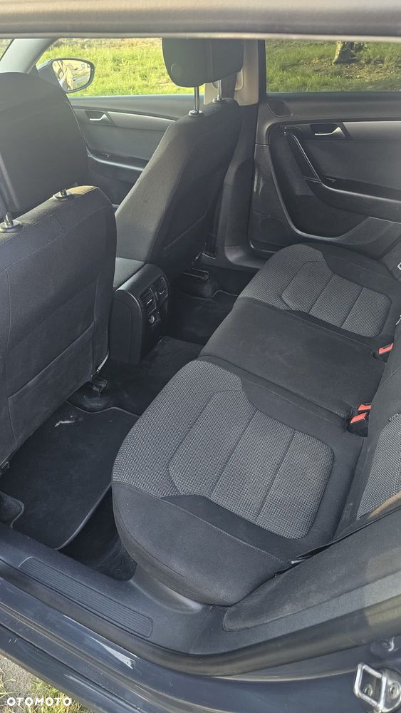 Volkswagen Passat 2.0 TDI Comfortline DSG - 5