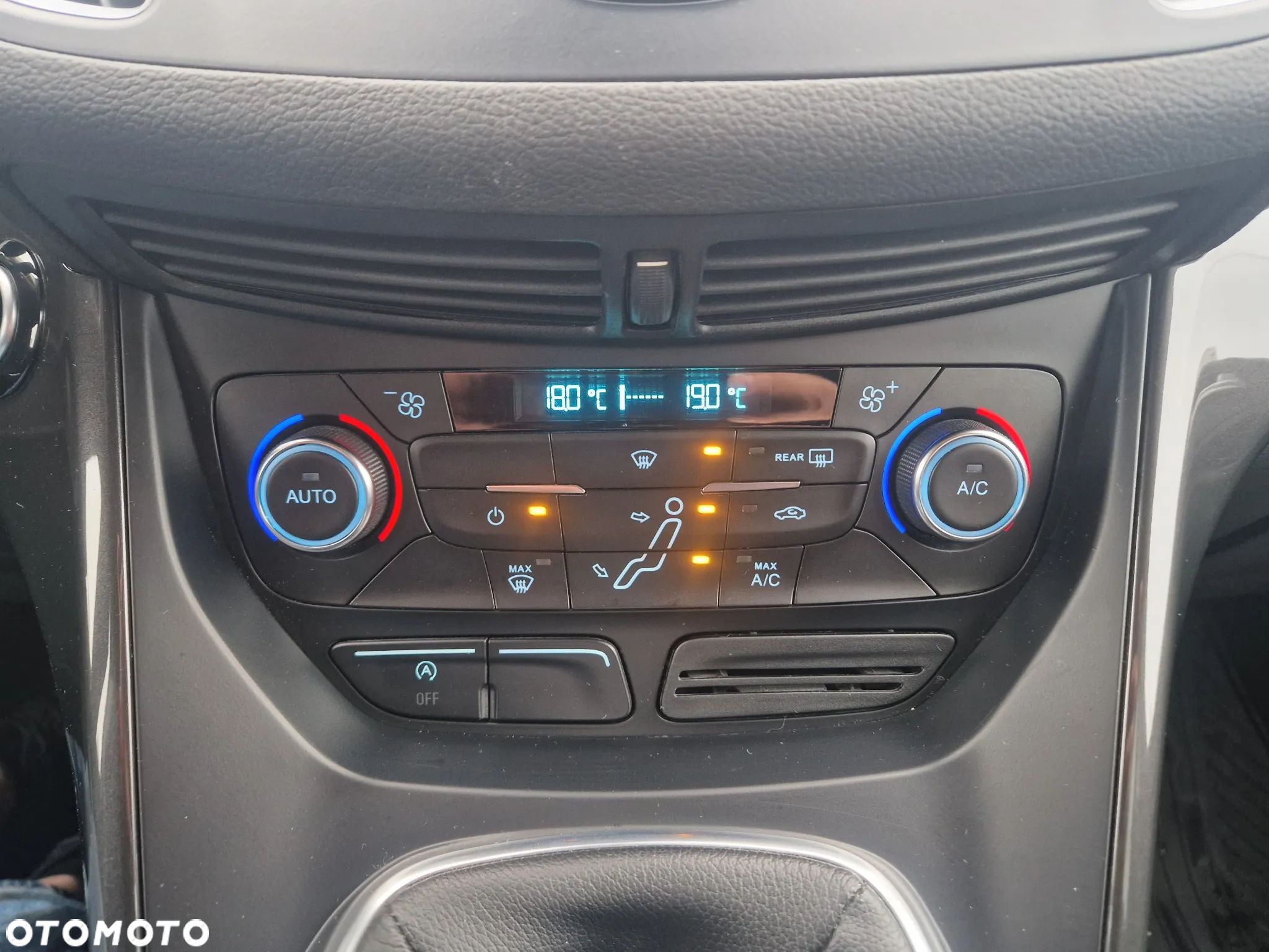 Ford Grand C-MAX - 24