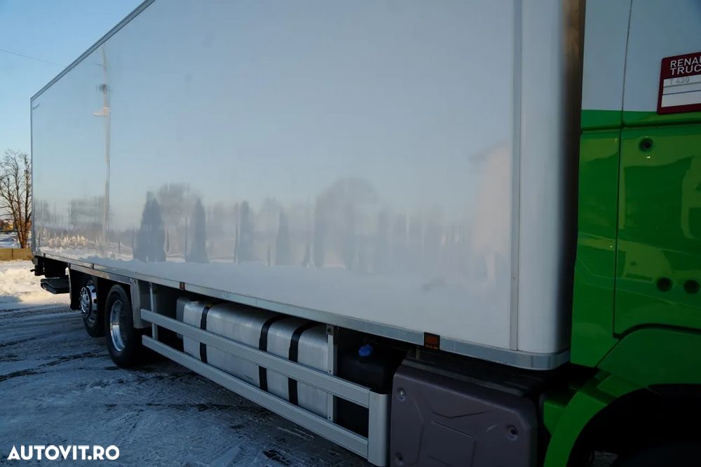 Renault T 430 / 6x2 / REFRIGERAT -9 M / UNITATE CARRIER SUPRA 1250 / platformă elevatoare / oblon rulant / punte de ridicare / direcție - 15