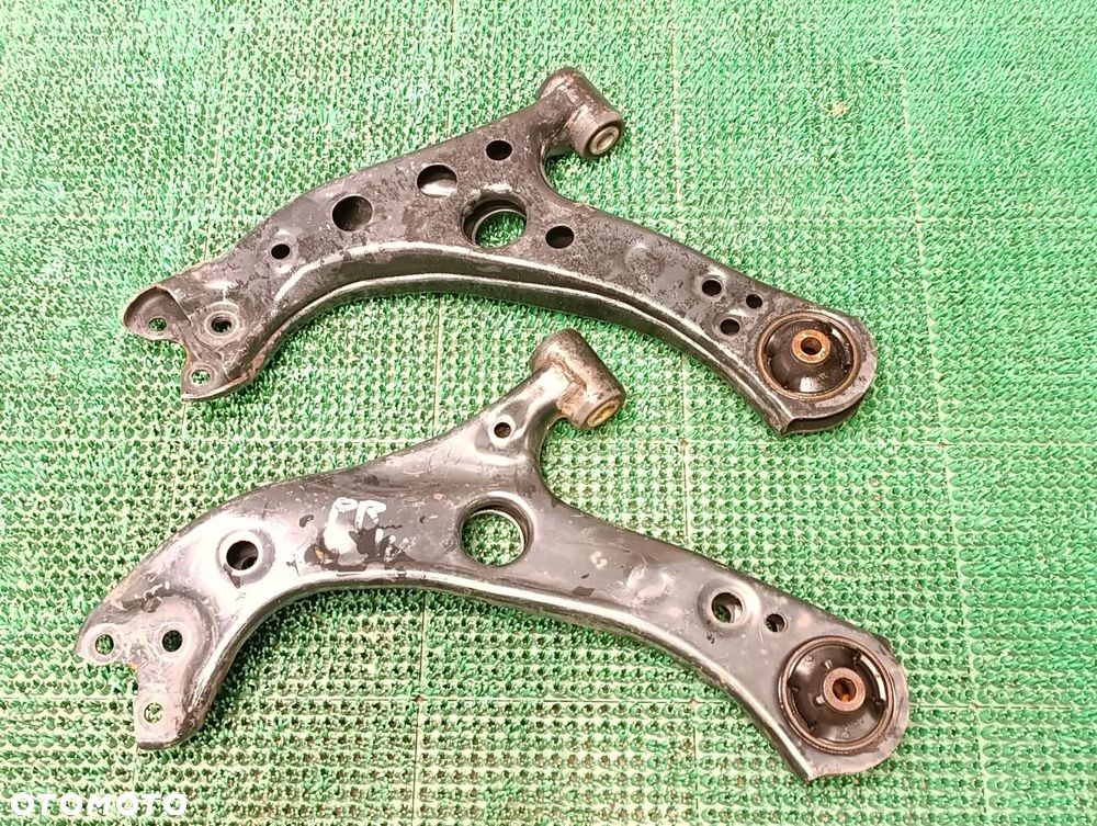 TOYOTA PRIUS 4 1.8h 16-23r Wahacz Przód Prawy Lewy - 3