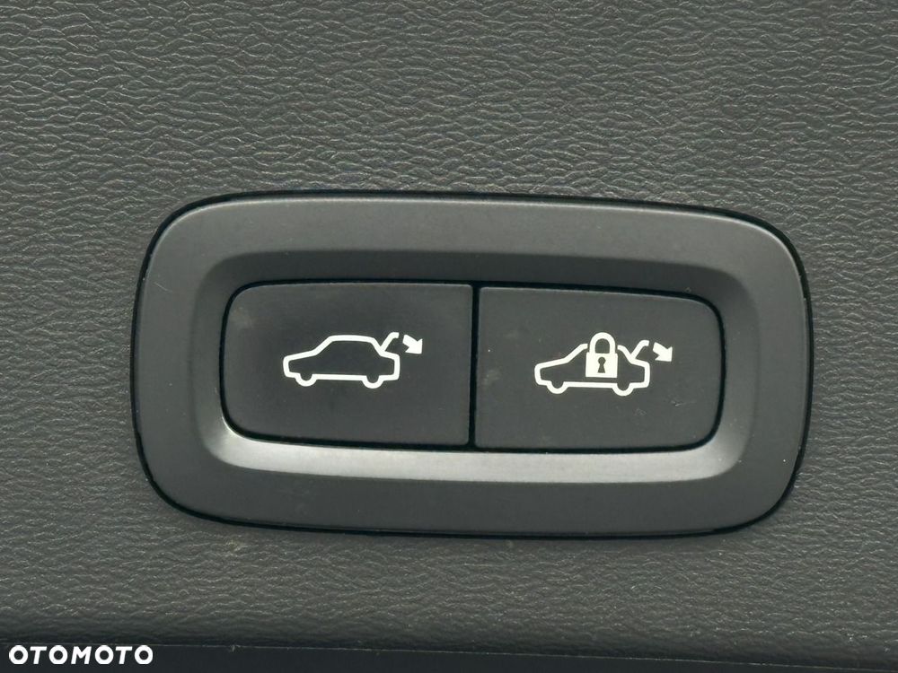 Volvo XC 40 T4 Recharge DKG Inscription Expression - 14