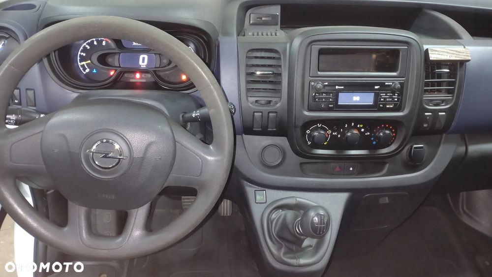 Opel Vivaro - 11