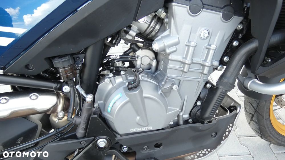 CFMoto 800MT Touring - 20