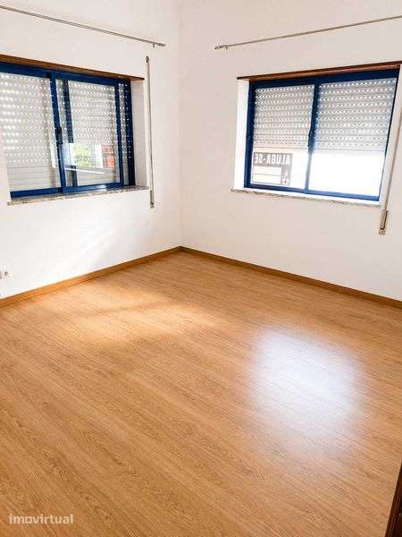 Apartamento T3 com Suite – Centro de Miranda do Corvo – 100 m² - Grande imagem: 3/7