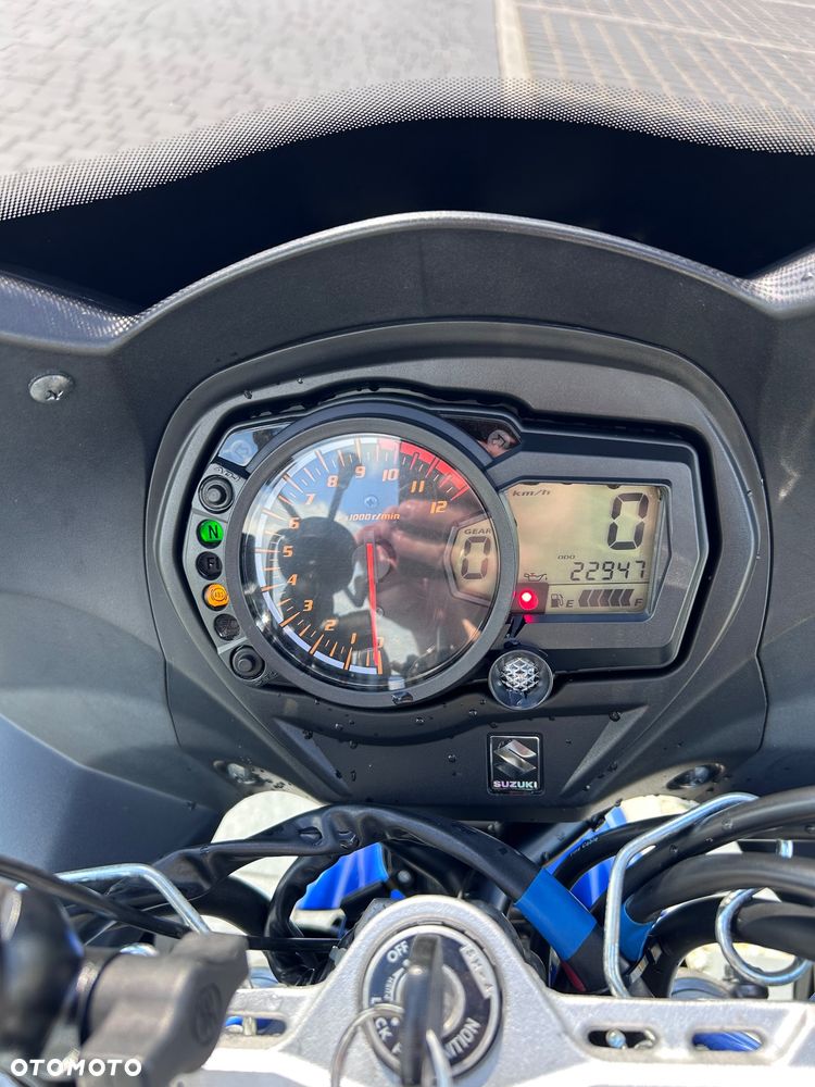Suzuki GSX - 13