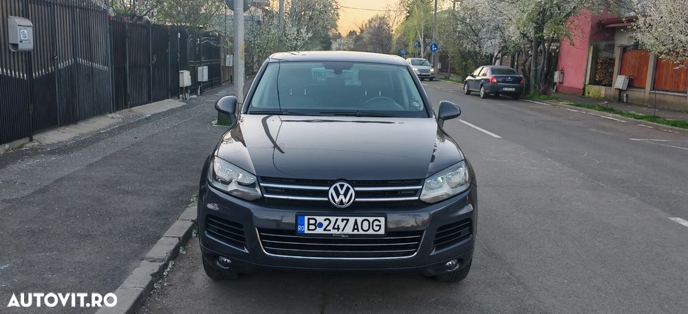 Volkswagen Touareg - 1