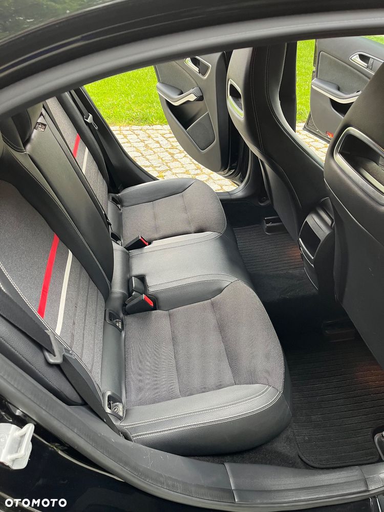 Mercedes-Benz Klasa A 200 (BlueEFFICIENCY) - 14