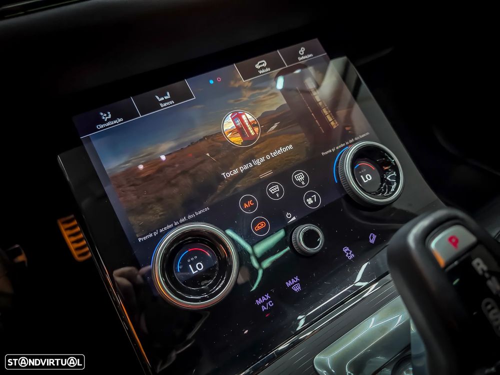 Land Rover Range Rover Evoque P300e R-Dynamic SE - 42