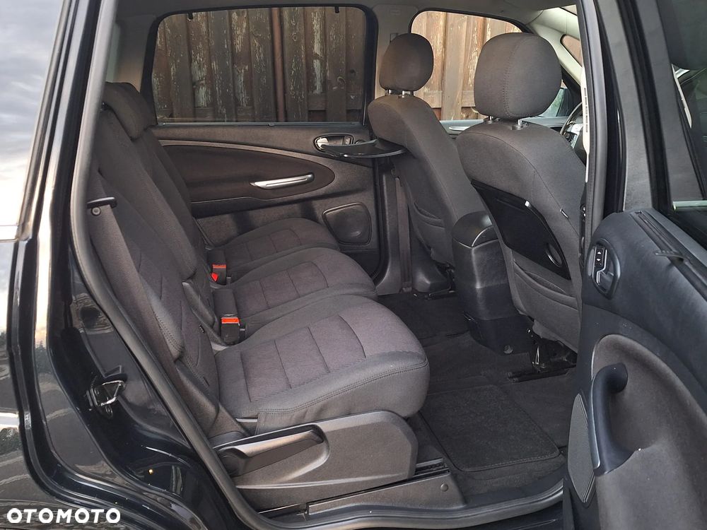 Ford S-Max - 22