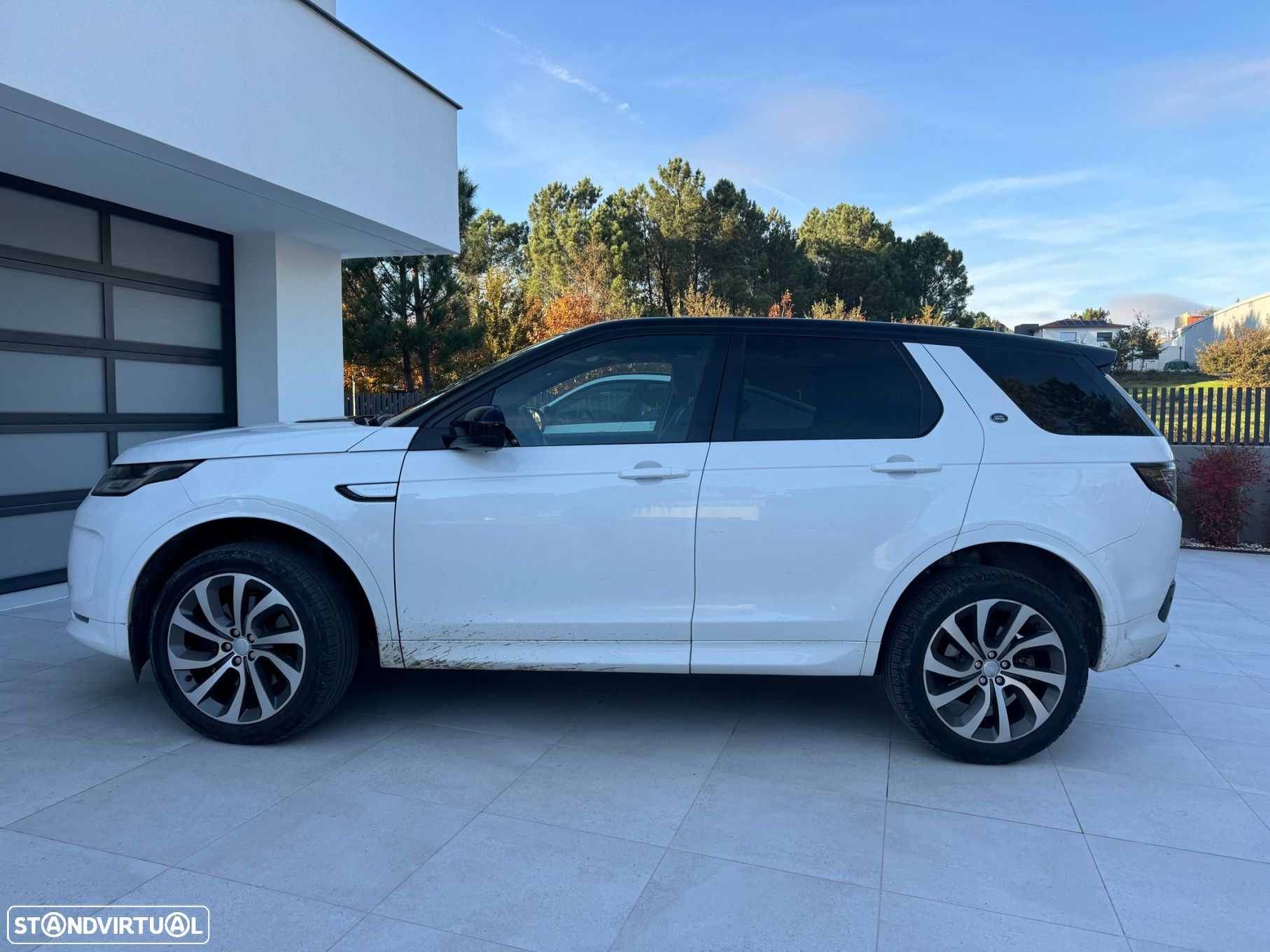 Land Rover Discovery Sport 2.0 D165 R-Dynamic S - 2