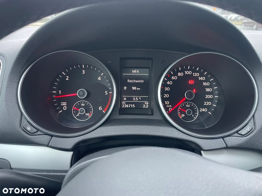 Volkswagen Golf 2.0 TDI DPF 4Motion Highline - 19