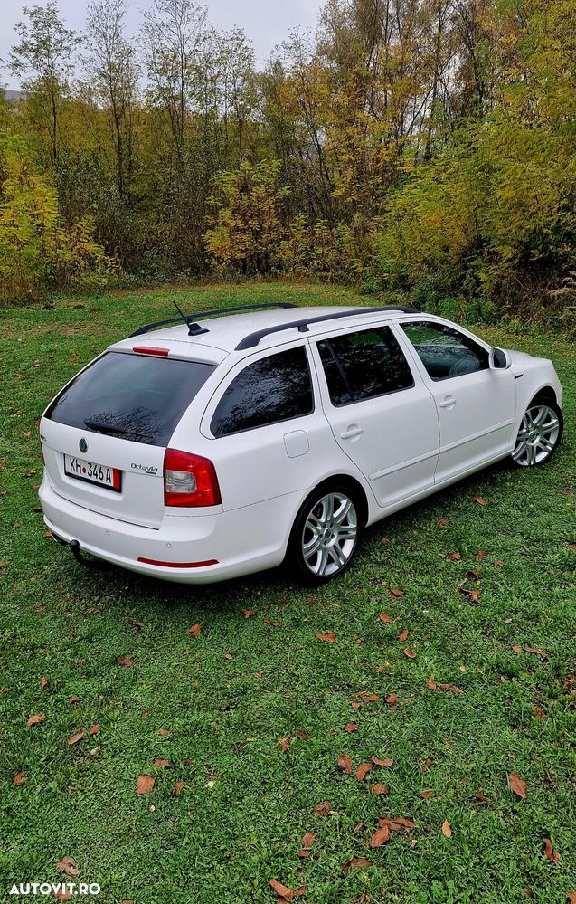 Skoda Octavia 2.0 TDI DPF DSG RS - 32