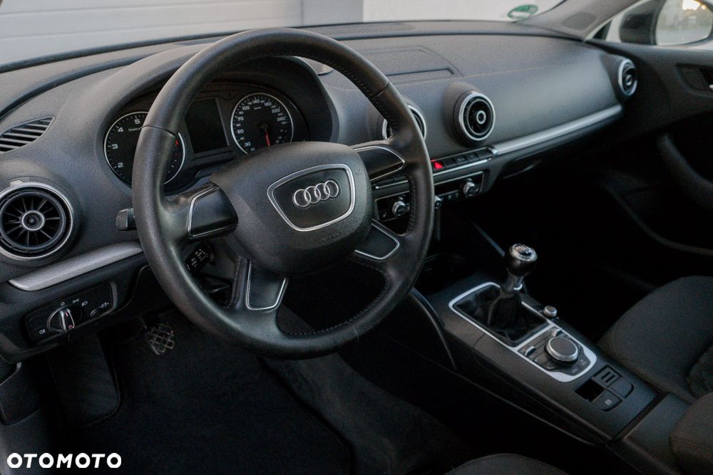 Audi A3 Sportback 1.4 TFSI Ambiente - 15