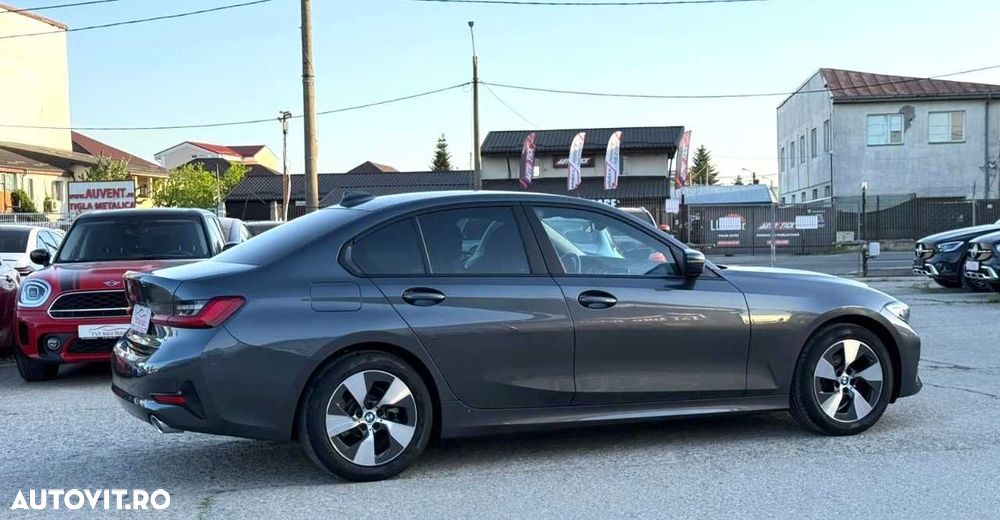 BMW Seria 3 320i AT - 9