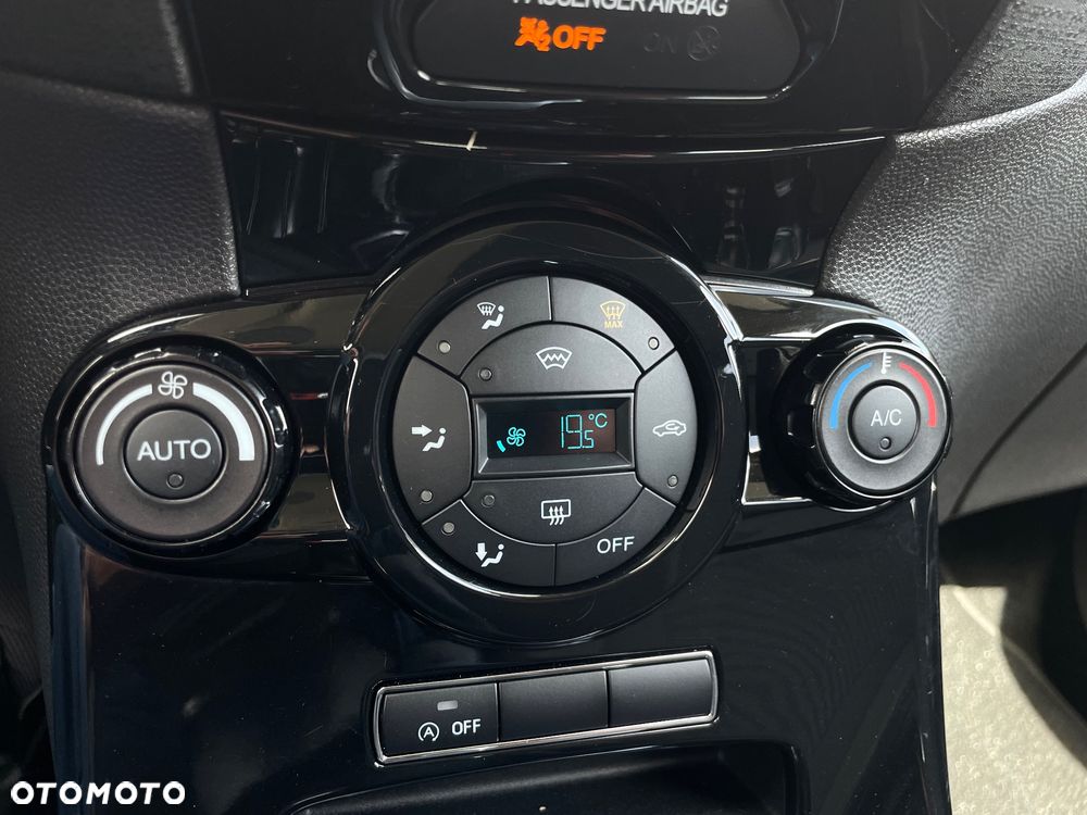 Ford Fiesta 1.0 EcoBoost Titanium - 25