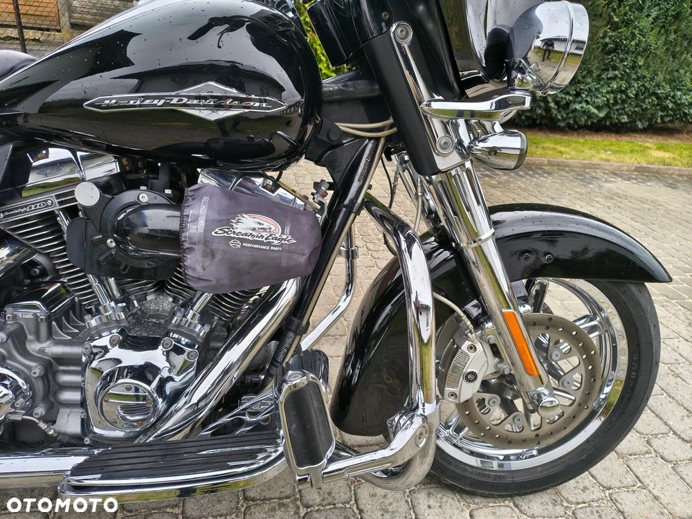 Harley-Davidson CVO Street Glide - 10