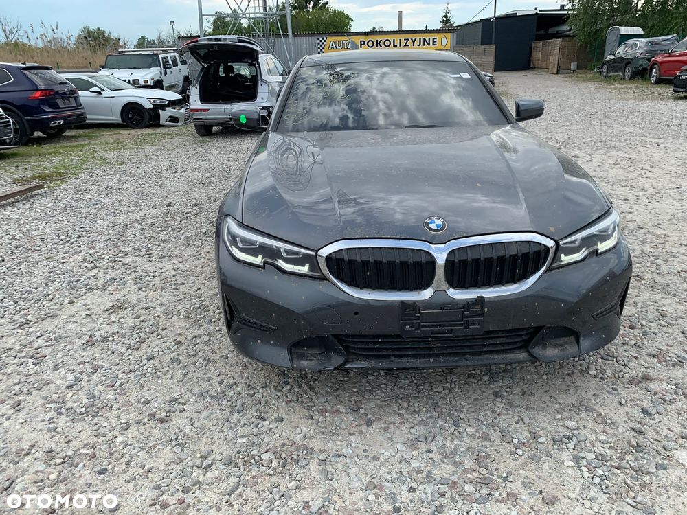 BMW Seria 3 330i xDrive - 4