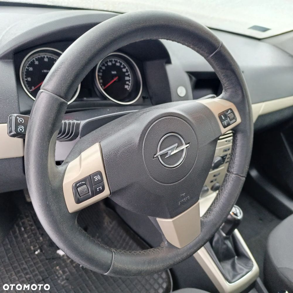 Opel Astra - 16