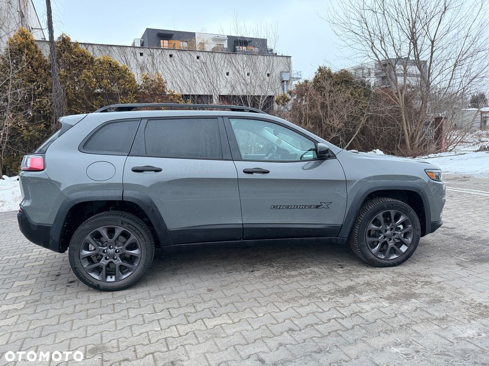 Jeep Cherokee - 6