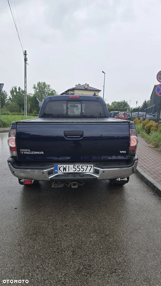 Toyota Tacoma - 11