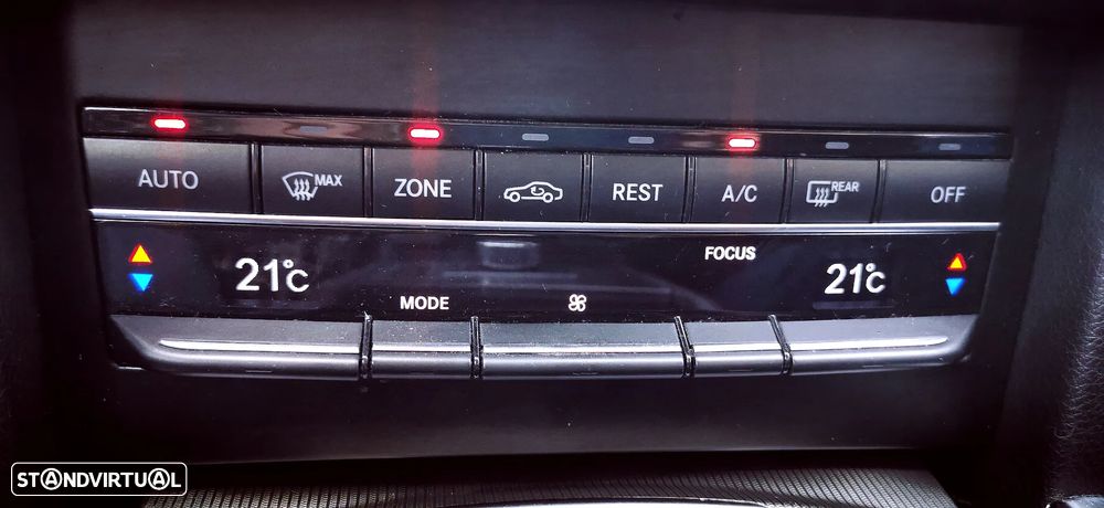 Mercedes-Benz E 250 BlueTEC 4Matic 7G-TRONIC Avantgarde - 16