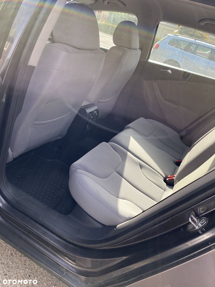 Volkswagen Passat - 7