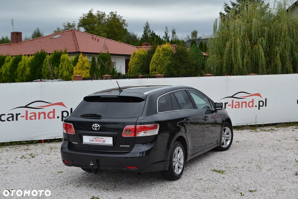 Toyota Avensis - 12