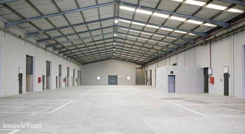 Arrenda-se Armazém na Moveme Business Park - Grande imagem: 2/7