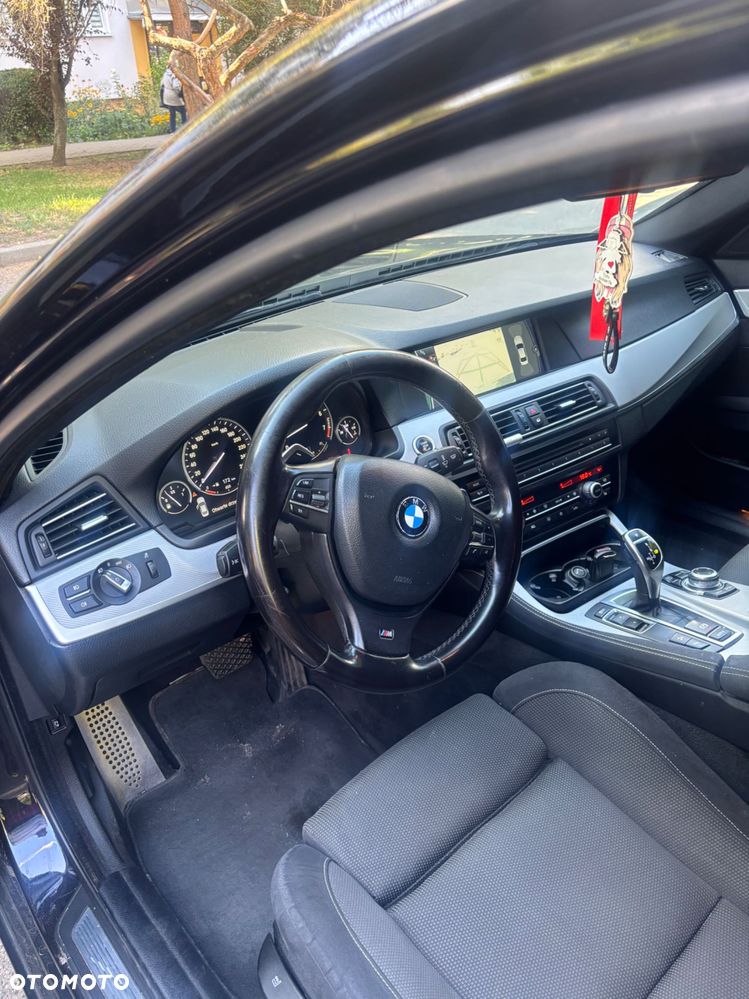 BMW i5 - 8