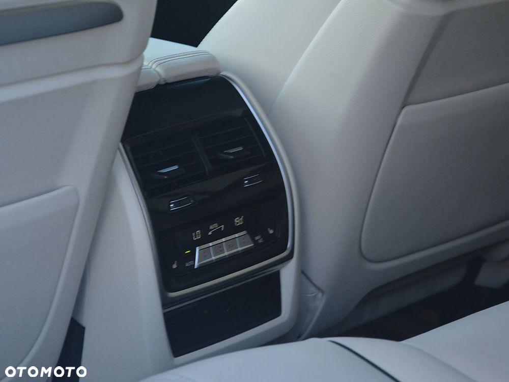 BMW X7 2024