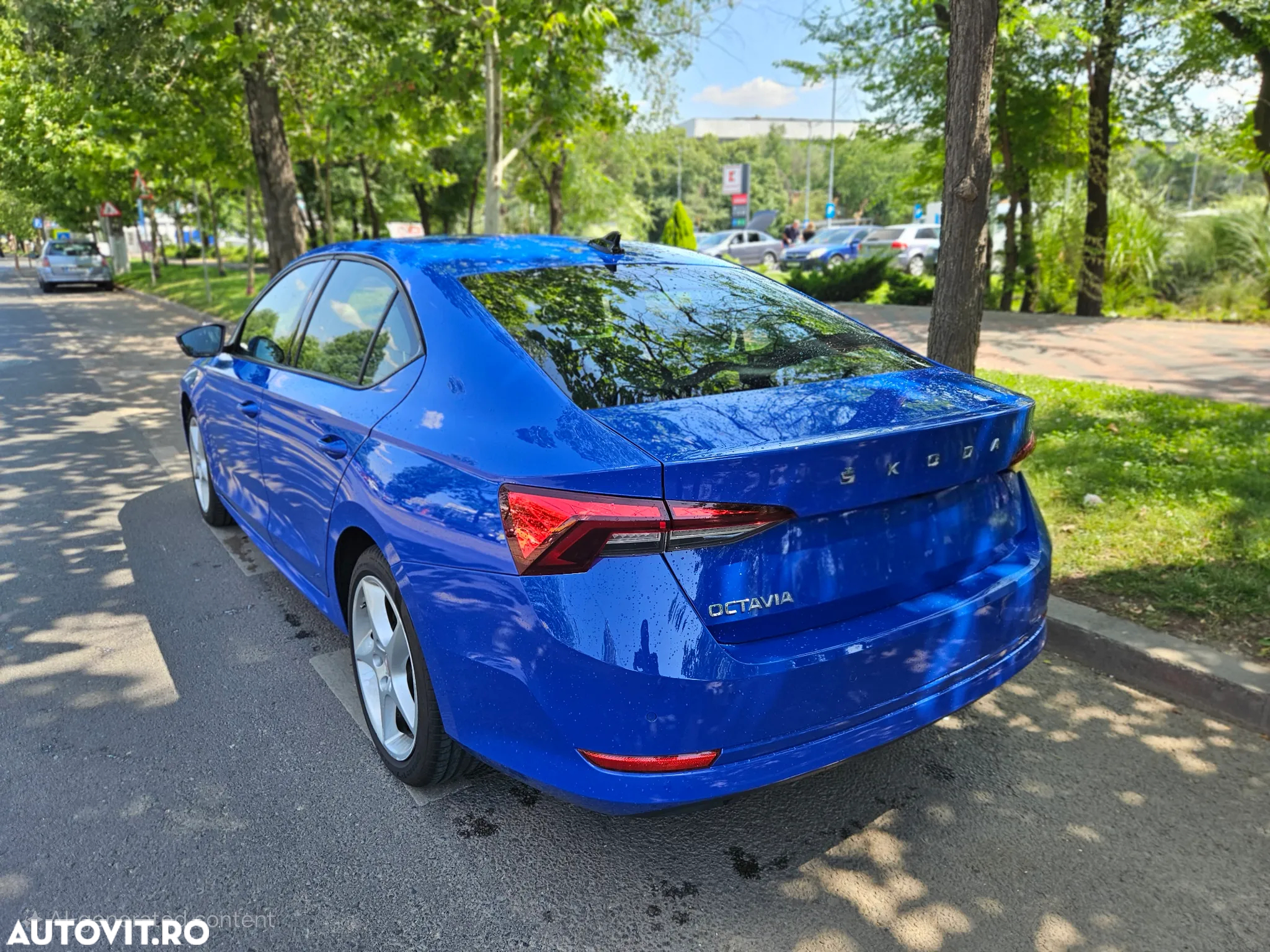 Skoda Octavia 2.0 TDI DSG Ambition - 11