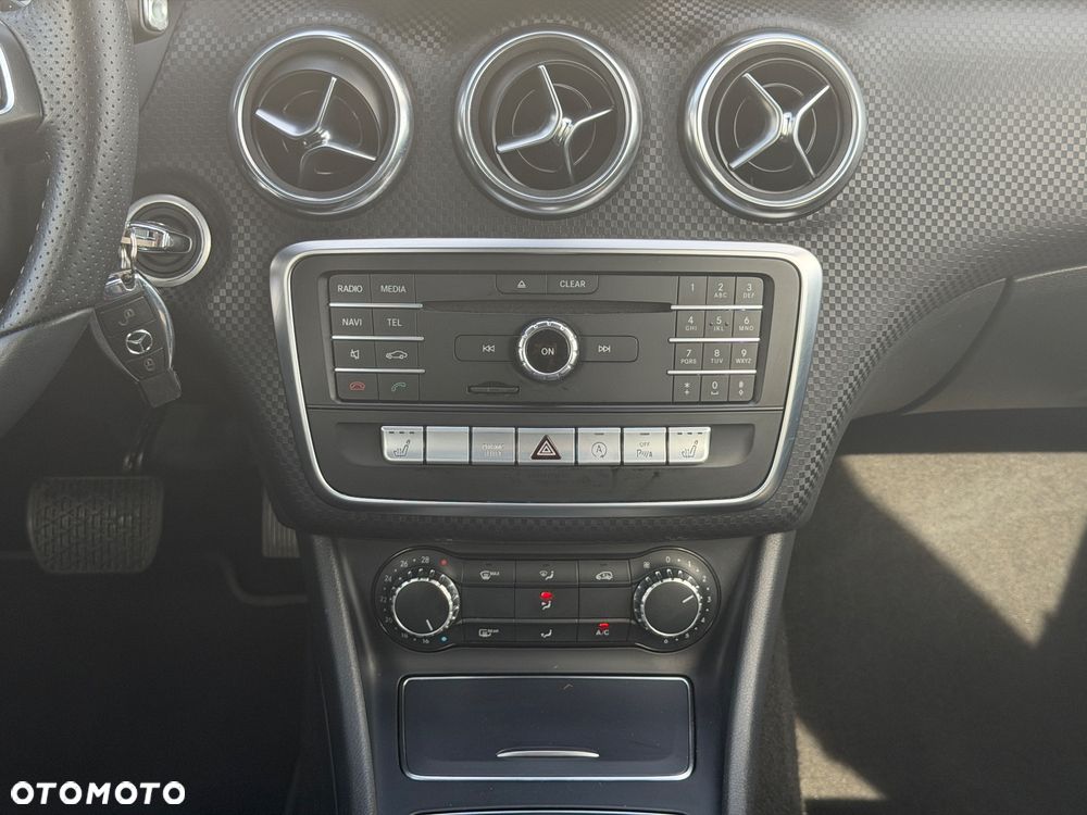 Mercedes-Benz Klasa A 180 7G-DCT Urban - 15