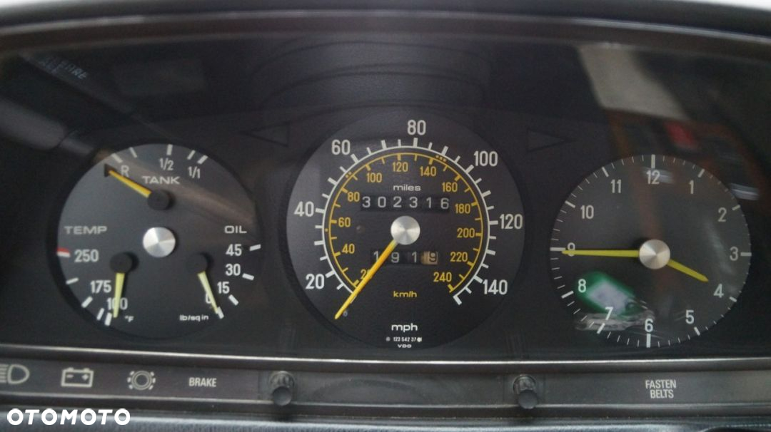 Mercedes-Benz W123 - 25