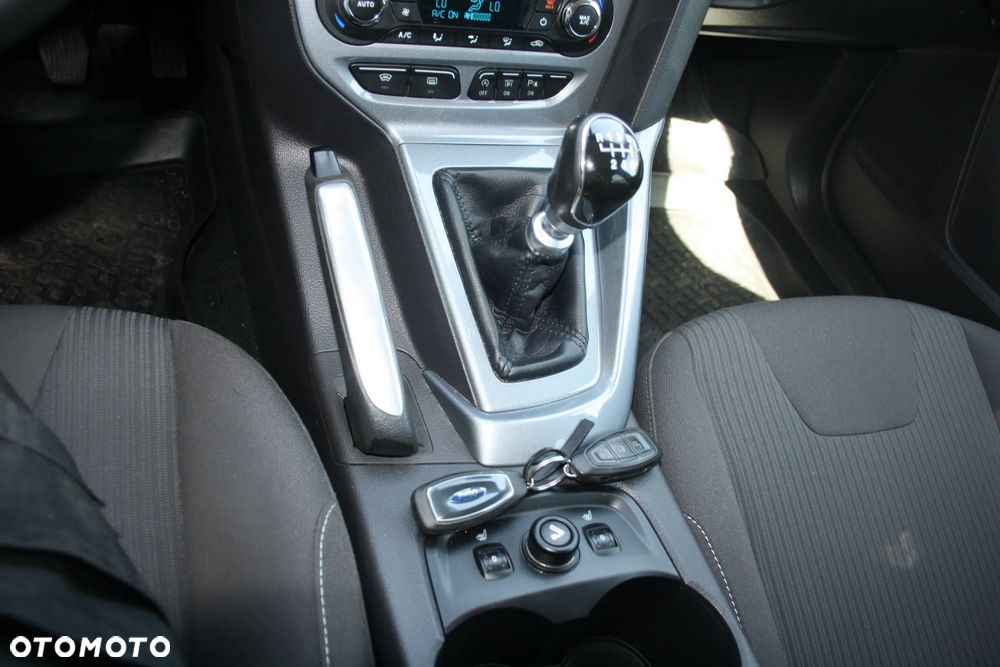 Ford Focus SW 1.6 EcoBoost S&S Titanium - 19