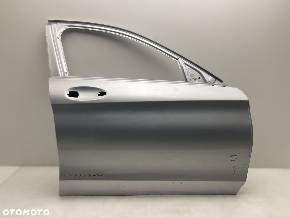 DRZWI PRAWE PRZEDNIE MERCEDES C-KLASA W205 A2057220210