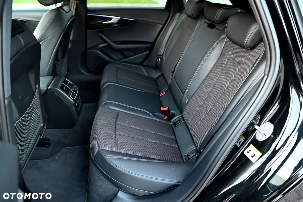 Audi A4 Avant 35 TFSI S tronic S line - 23