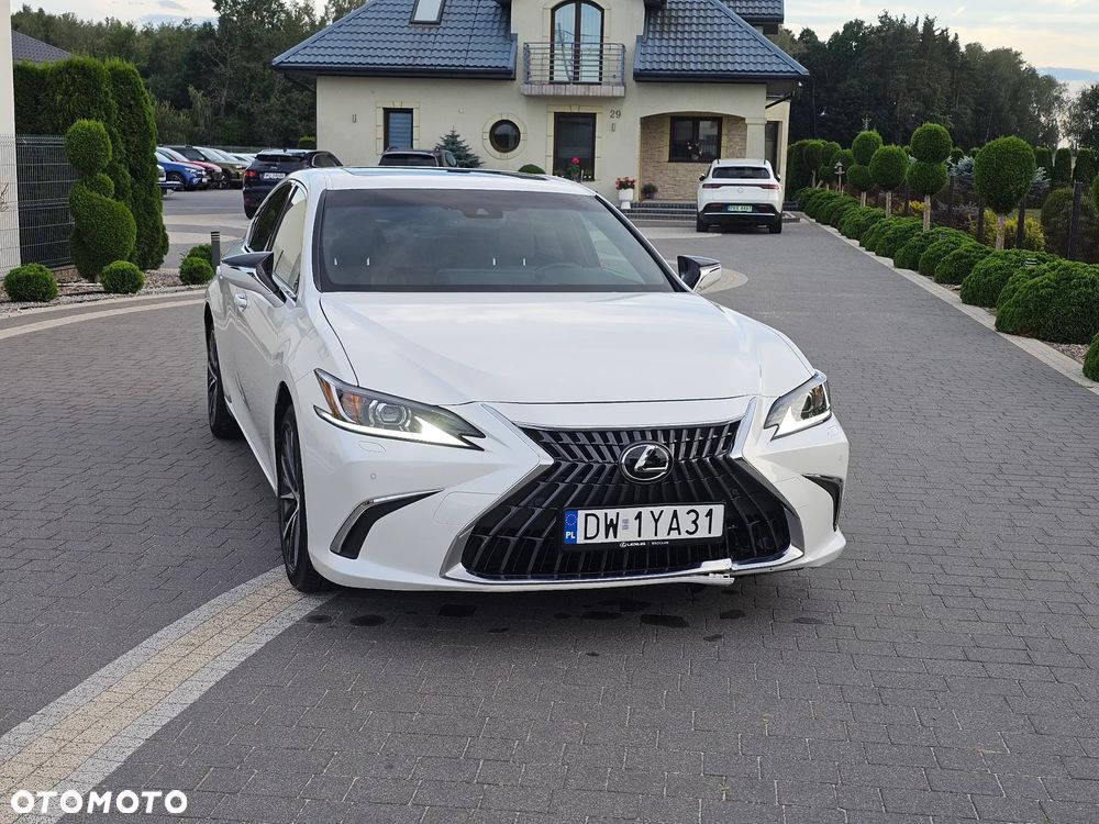 Lexus ES 300h Business Edition - 3