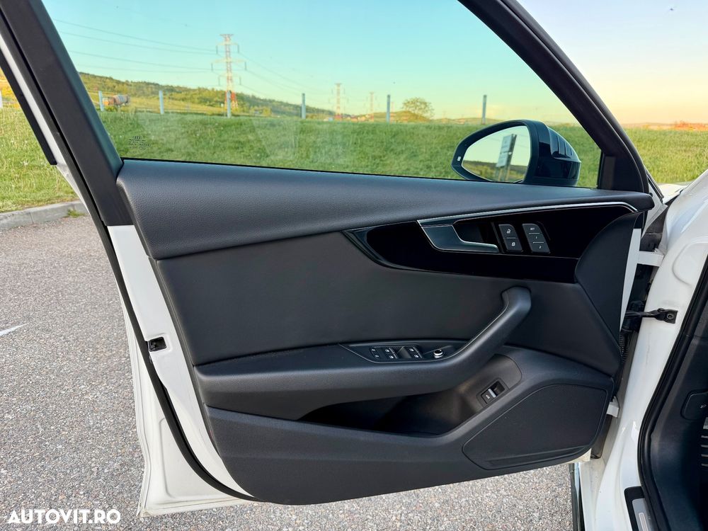 Audi A4 45 TFSI quattro S tronic S line - 32