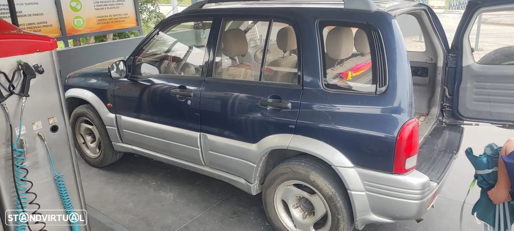 Suzuki Grand Vitara Metal Top 2.0 TDi - 11