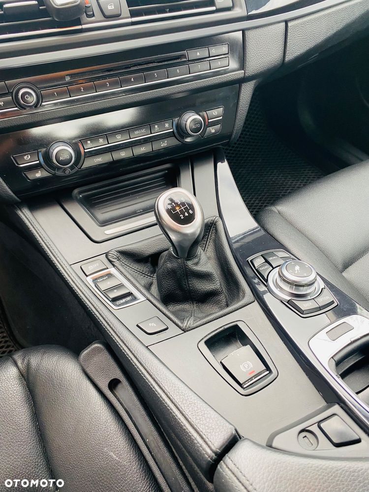 BMW Seria 5 520d Efficient Dynamics - 18