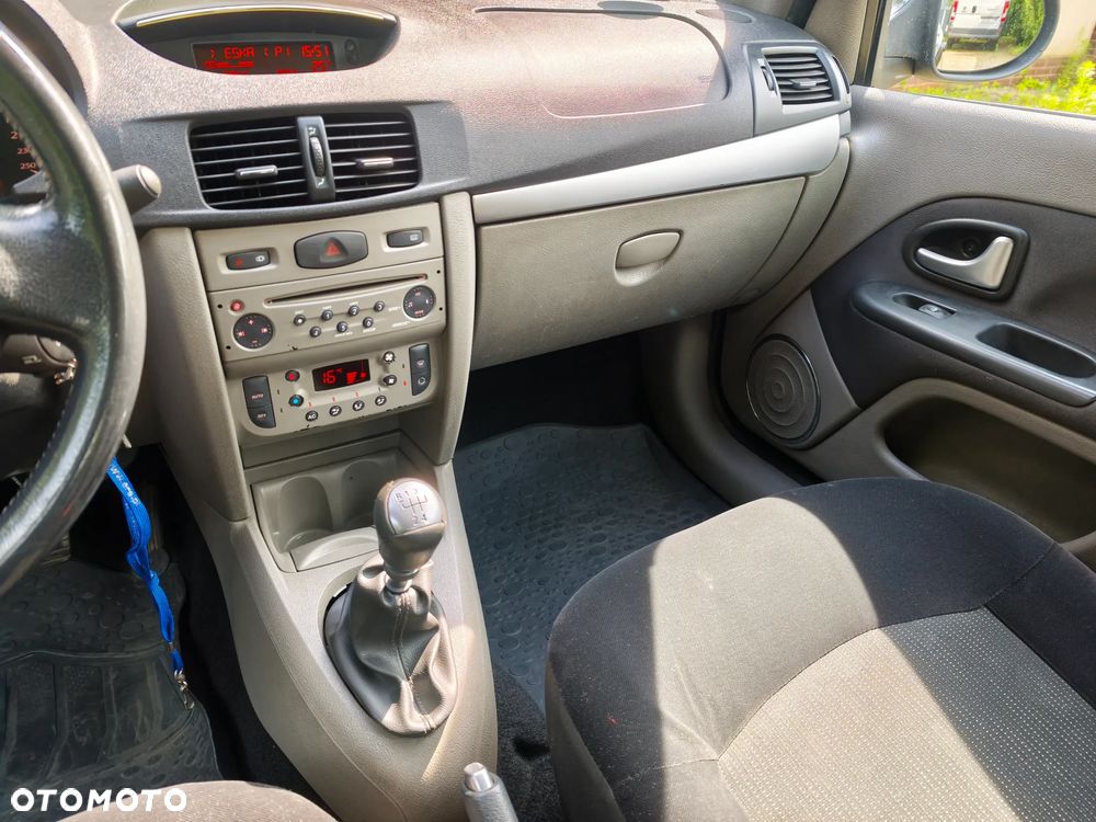 Renault Thalia 1.2 16V All Inclusive Euro5 - 11