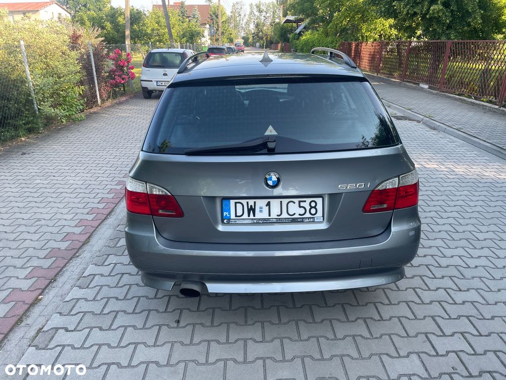 BMW Seria 5 520i - 6