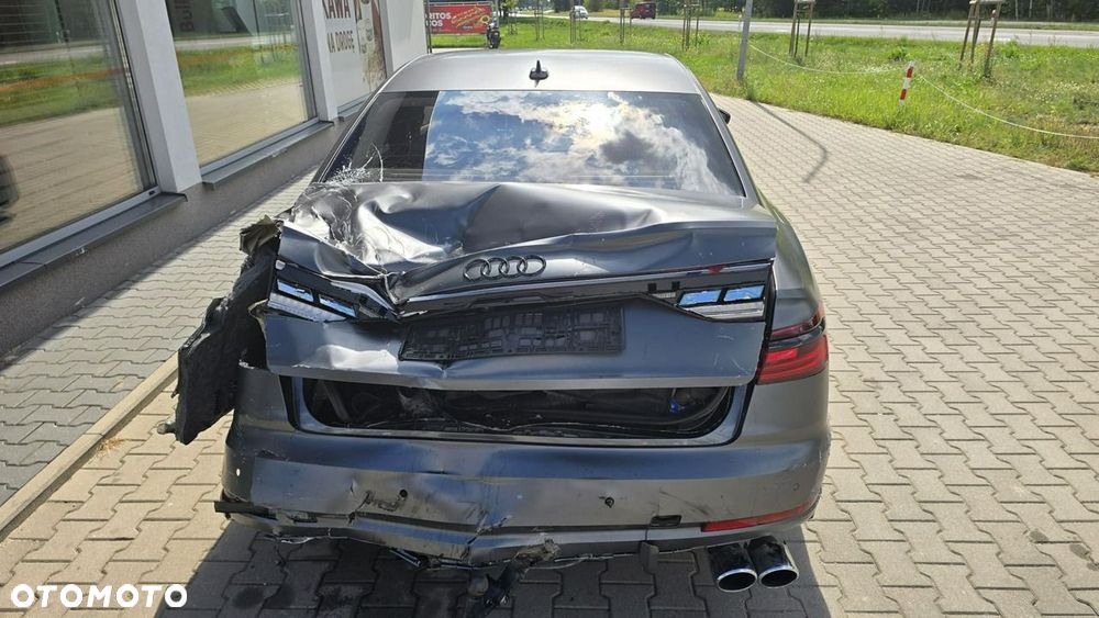 Audi S8 - 5