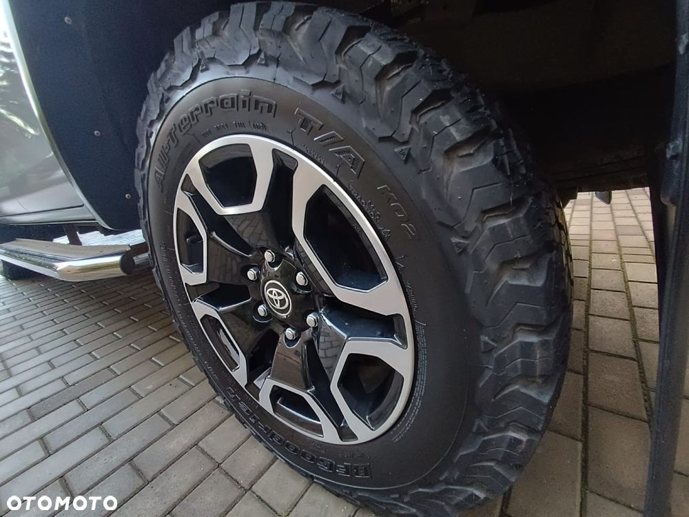 Toyota Hilux 2.8 D-4D Double Cab Invincible Sport 4x4 - 18