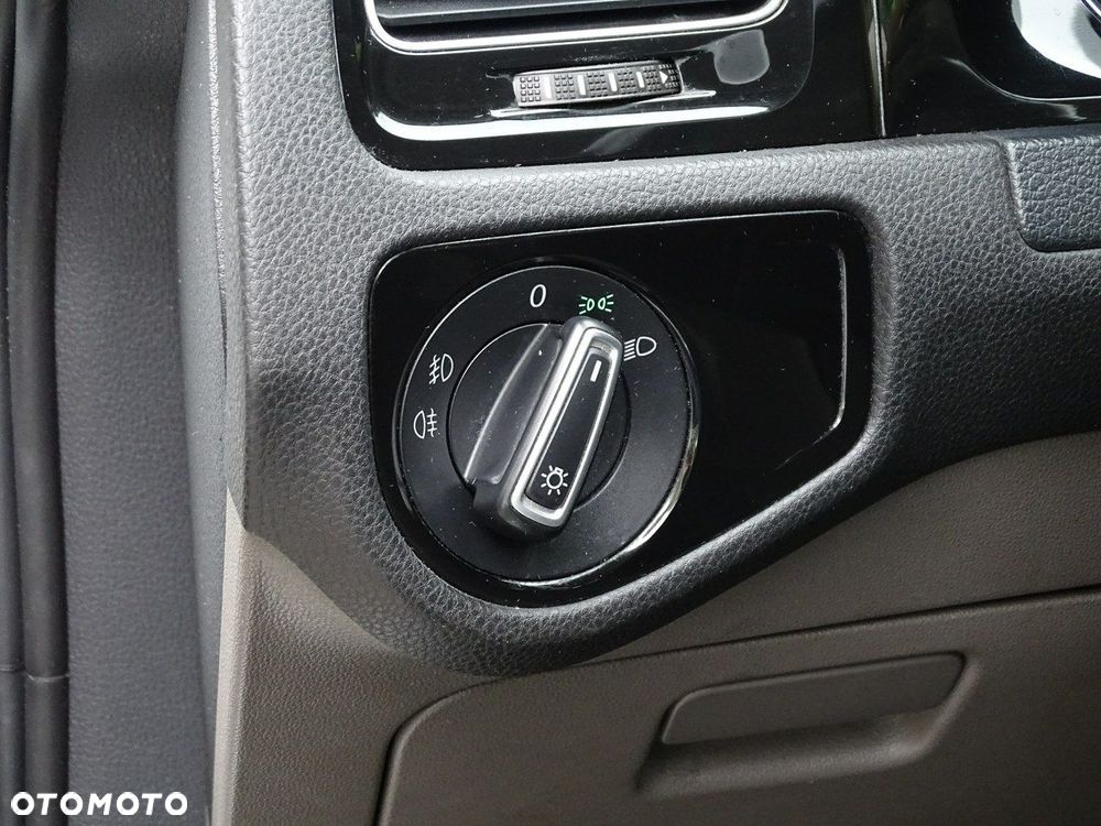 Volkswagen Golf - 19