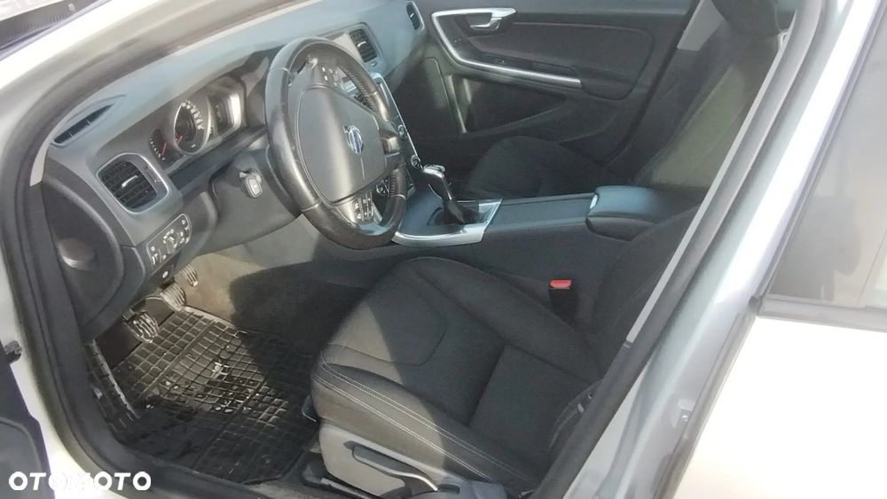 Volvo V60 D3 Drive-E Kinetic - 20