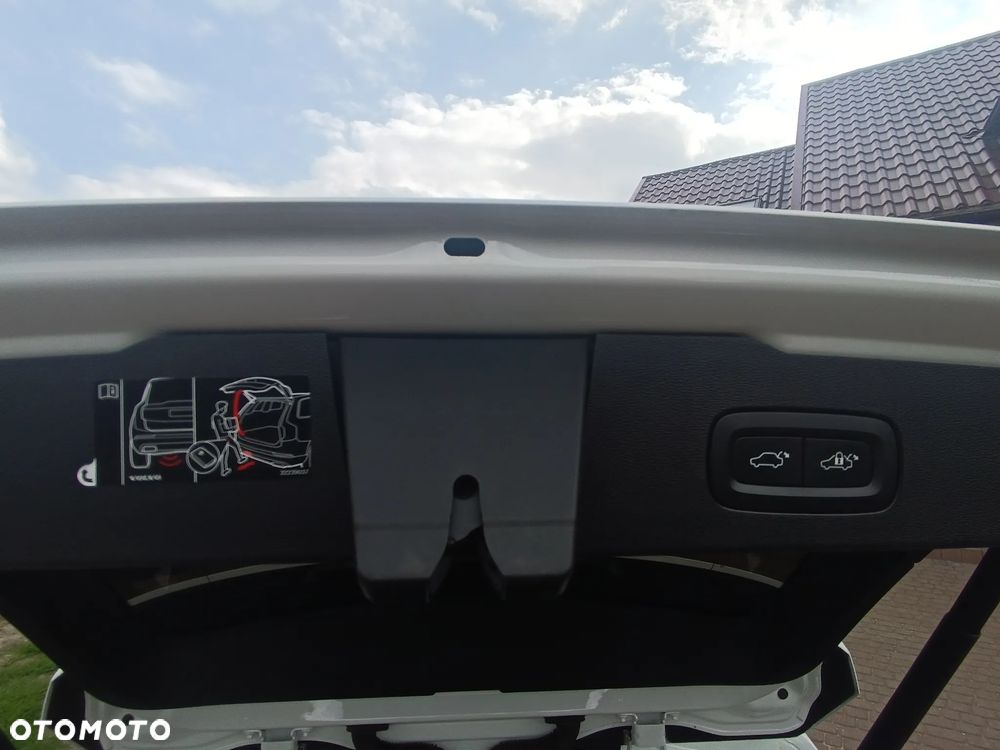 Volvo V60 D4 Geartronic R-Design - 15