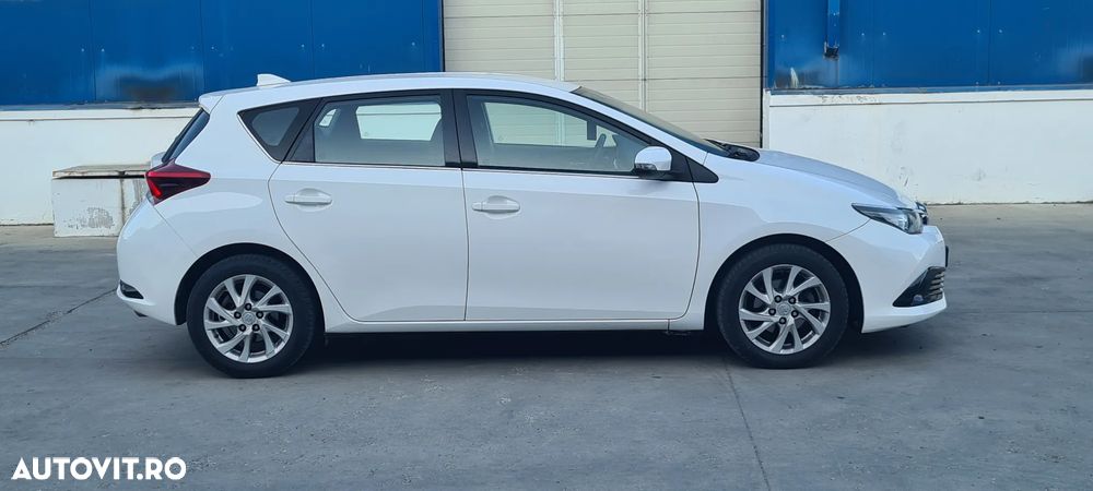 Toyota Auris 1.2 L Turbo Luna - 4