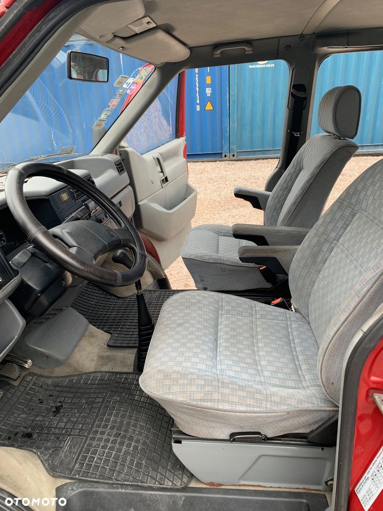 Volkswagen Multivan - 17