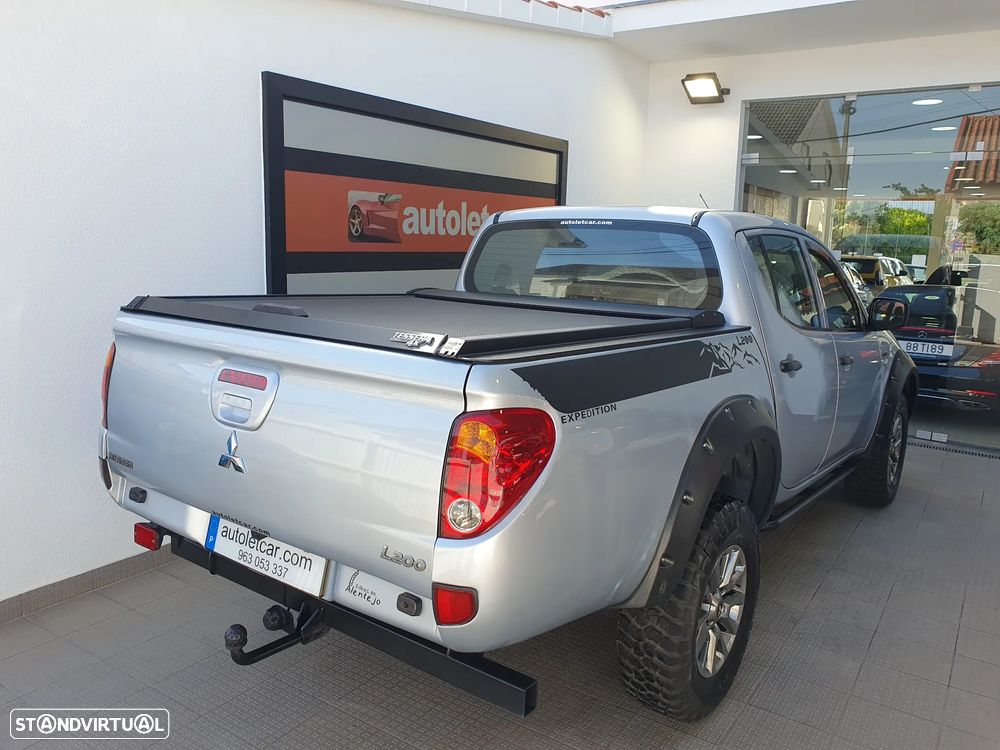 Mitsubishi L200 2.5 DI-D CD Invite AC CC 4WD - 8